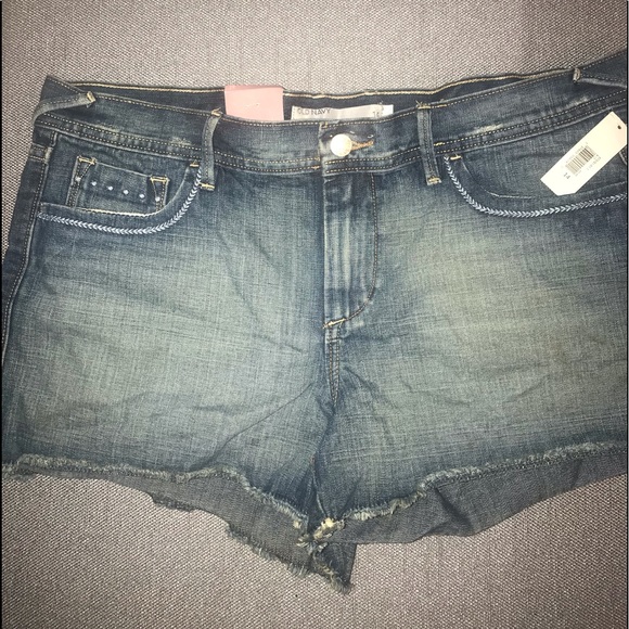 Old Navy Pants - Old Navy shorts size 14 Old Navy Pants - Old Navy shorts size 14